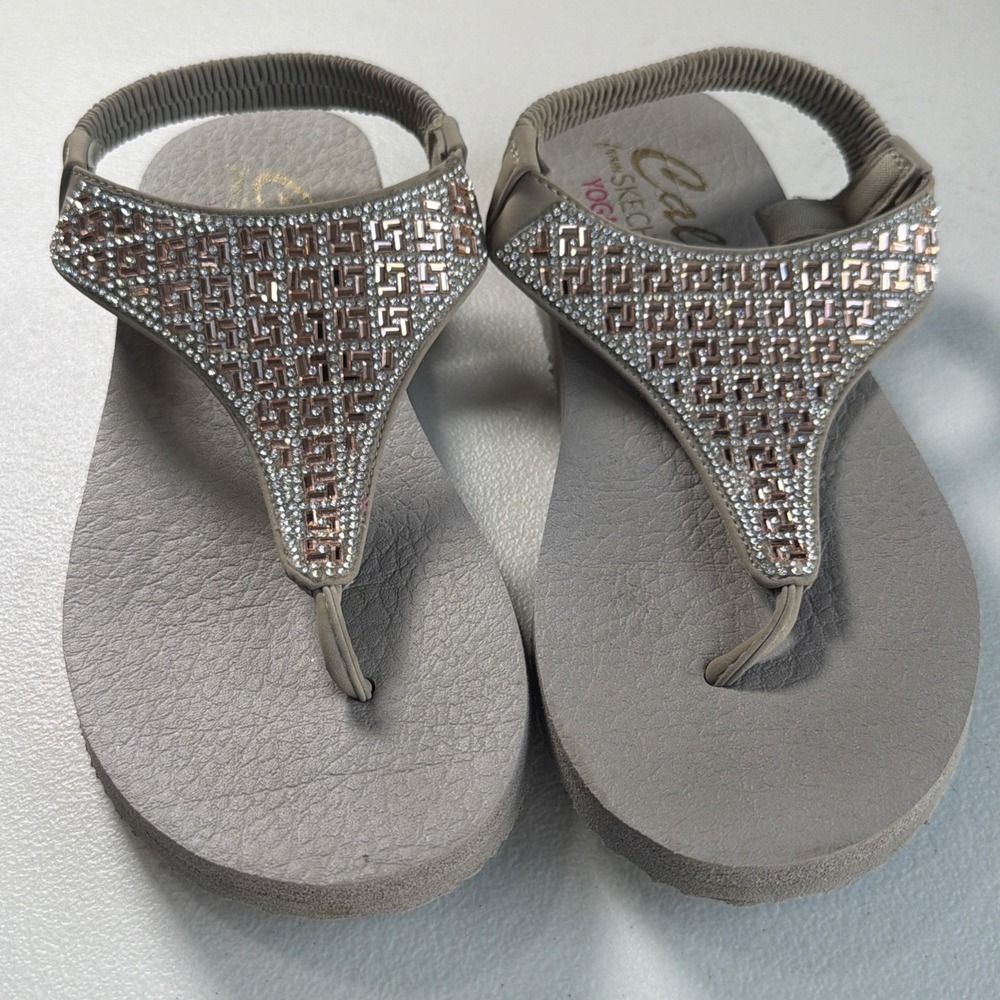 Cali From Skechers Yoga Foam Tan Rhinestone Thong Sandals Size 7